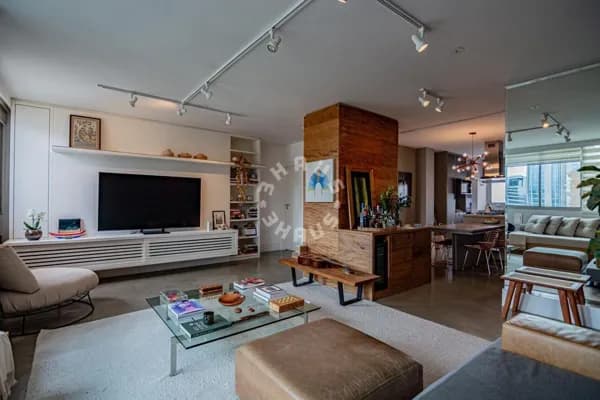 Apartamento mobiliado para locação no Itaim Bibi de 131m², com 2 suítes, living amplo. 1 vaga de garagem!