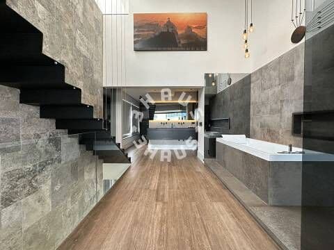 Cobertura Triplex de 141m² na Vila Olímpia e mobiliado, com 1 suíte master e 2 banheiros.