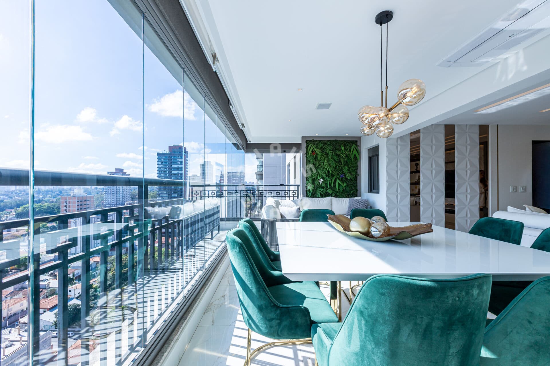 Apartamento de 116m² na Chácara Santo Antônio, com 3 dormitórios (sendo 2 suítes), varanda gourmet. 2 vagas + depósito!