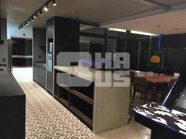 Cobertura Duplex de 200m² com 3 dormitórios, sendo 2 suítes, 3 banheiros, 2 vagas e piscina.
