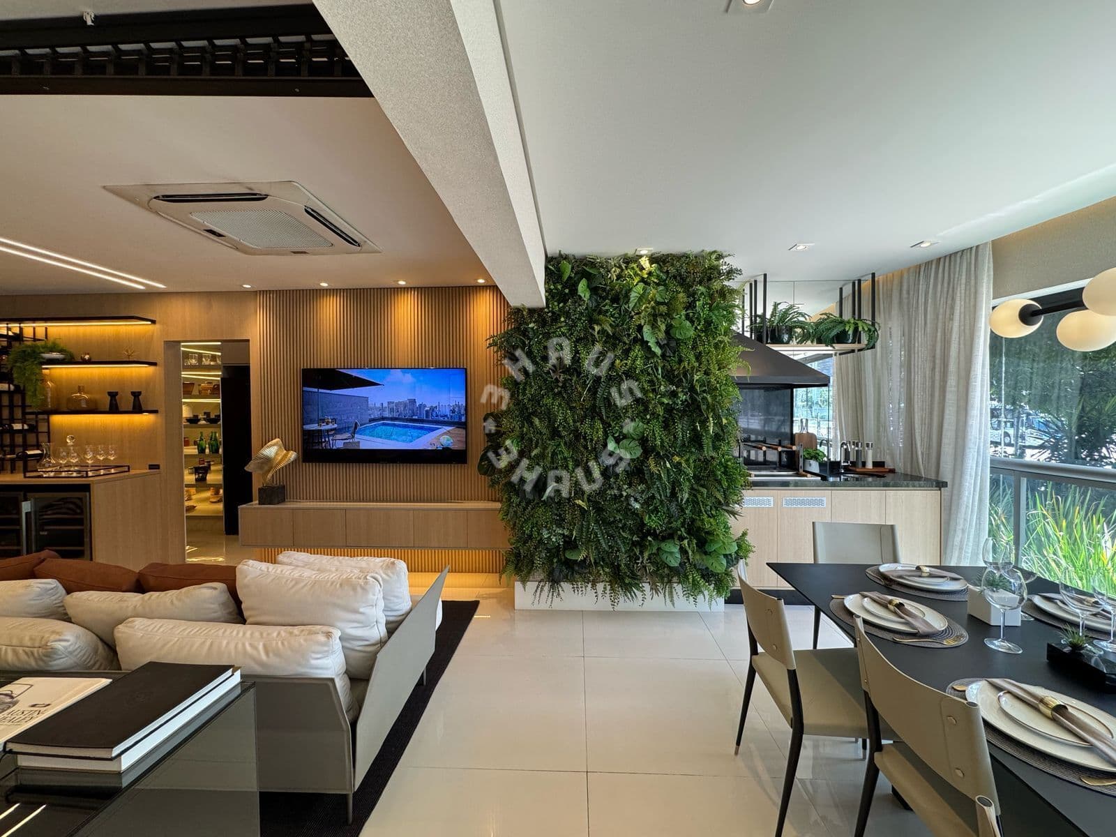 Apartamento no Brooklin de 108m², 3 dormitórios (sendo 1 suíte), varanda gourmet. 2 vagas de garagem!