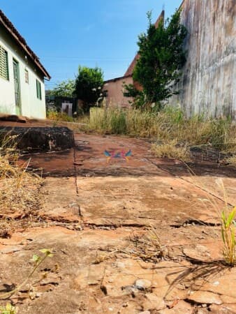 Amplo terreno em ótima localização