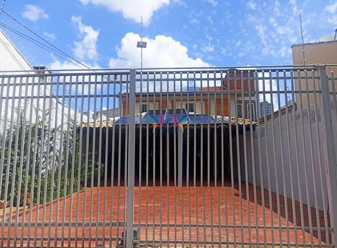 Sobrado à Venda no Jardim dos Estados