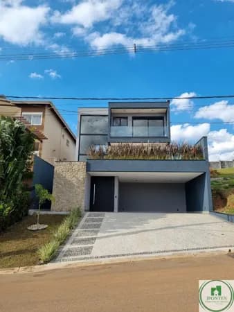 Casa em Condomínio-Casa de Alto Padrão à Venda