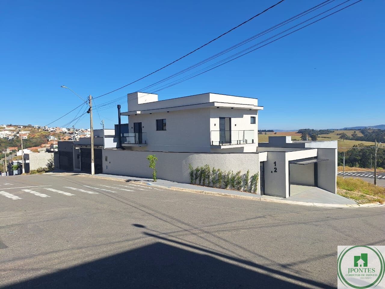 Casa -Sobrado com 3 dormitórios,piscina em Bragança Paulista
