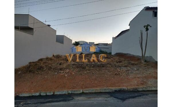 Lote de ótima localização no bairro Rezende em Varginha/MG