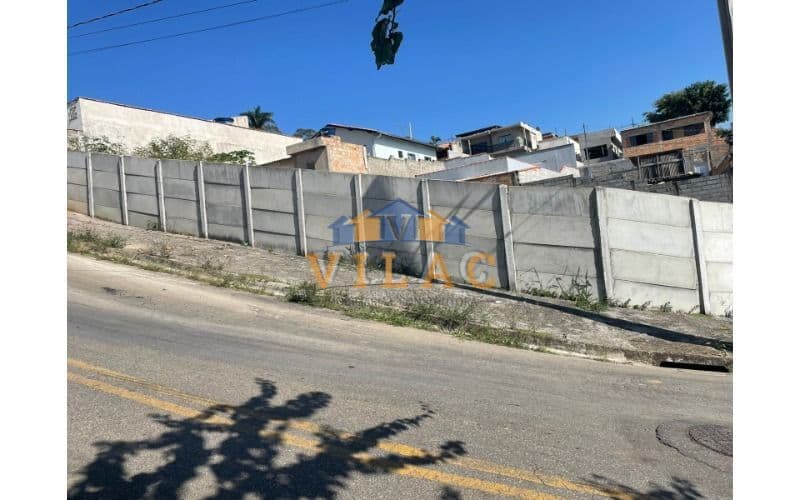 Lote de esquina com 316m² no Rio Verde em Varginha/MG