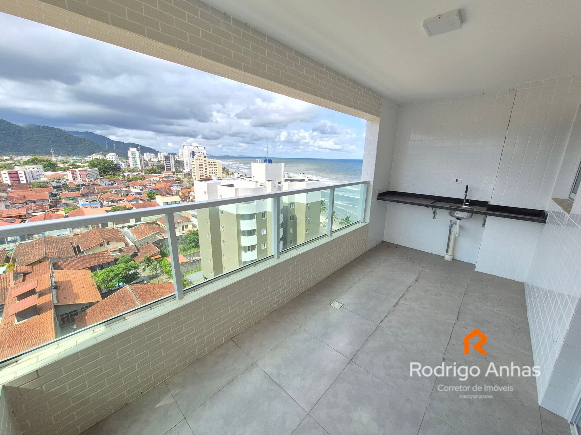 Apartamento Padrão - Oportunidade - Frente Mar