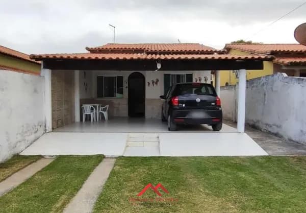 Casa Padrão com 2 quartos em Araruama RJ