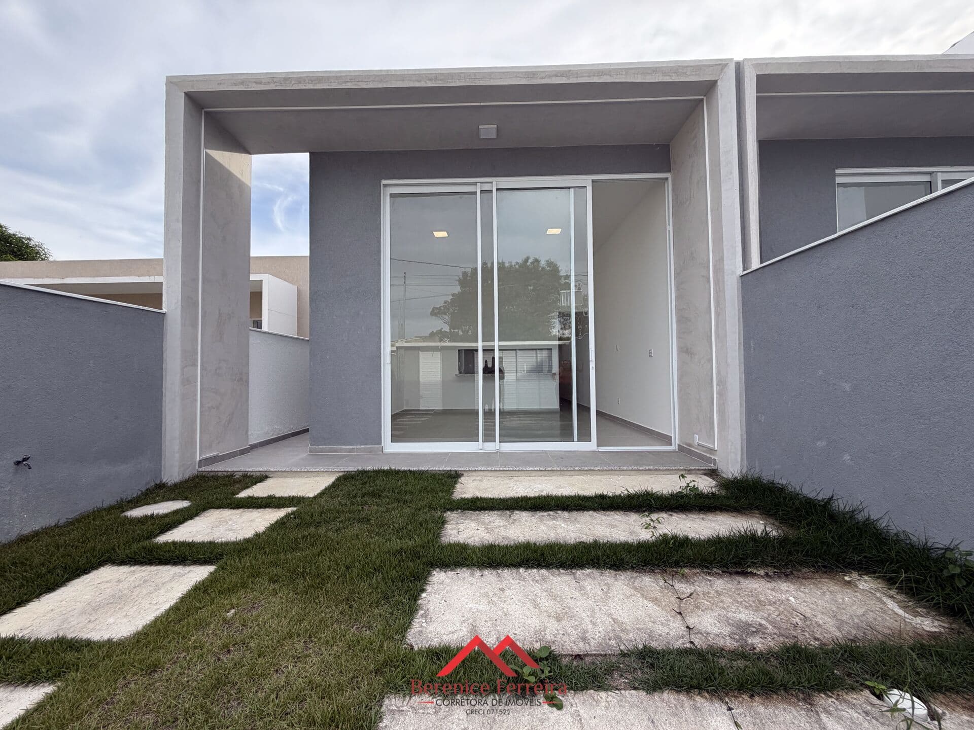 Maravilhosa casa à venda em ótima localização de Itaipuaçu!