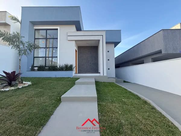 Linda casa no Condomínio Royal Garden – Maricá/RJ!