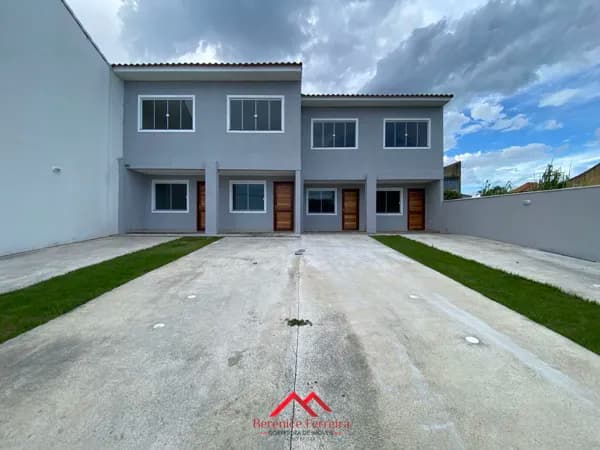 Oportunidade em Itaipuaçu – Casas duplex independentes pertinho da praia 🌊