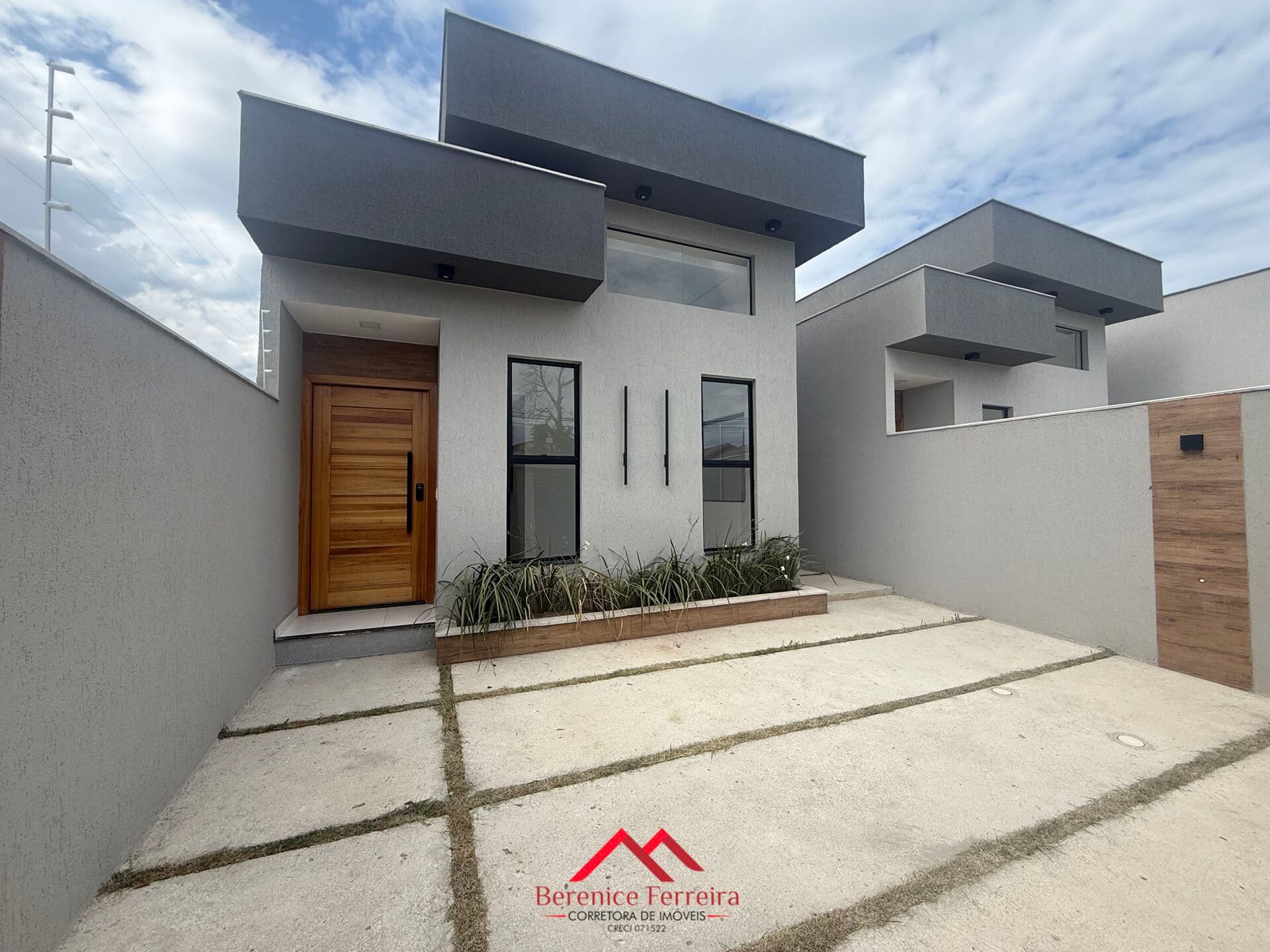 Linda Casa com Projeto Contemporâneo à Venda em Itaipuaçu!