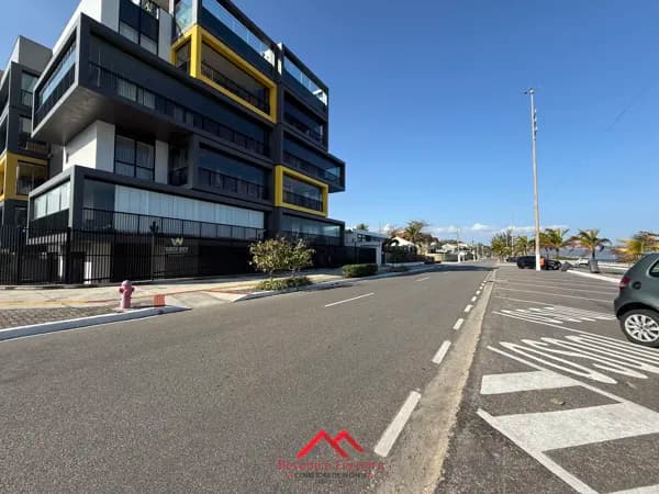🏖️ Belíssimo Apartamento de Frente para a Praia em Piratininga 🌅