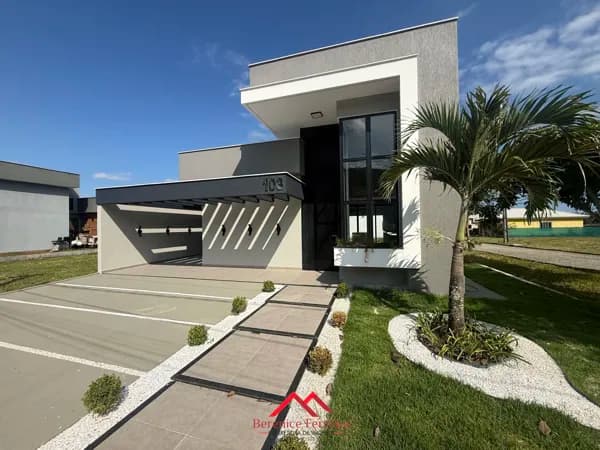 Casa Alto Padrão em Pindobas, Maricá/RJ