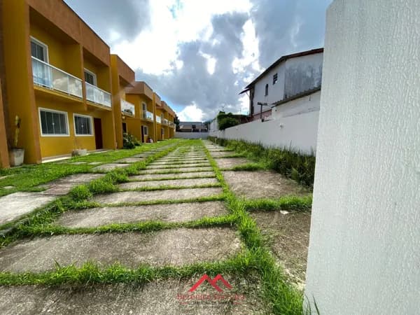 🏡 Oportunidade em Inoã – Casa Duplex em Condomínio Fechado!