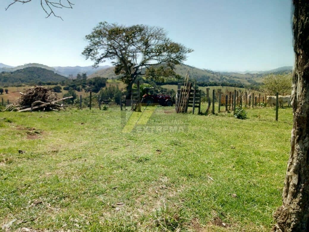 Fazenda em Cambuí, próxima à Fernão Dias.