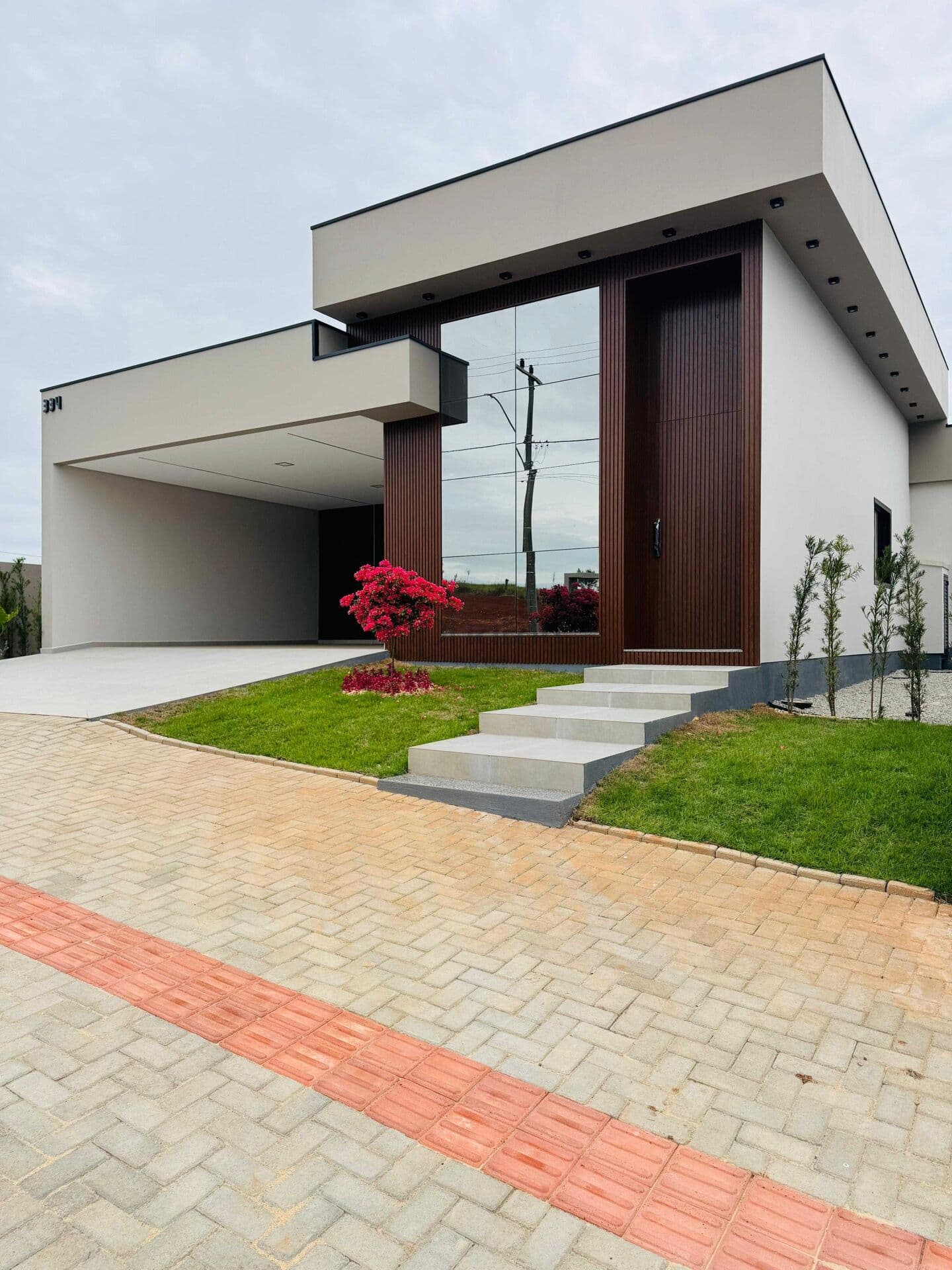 Casa de alto padrão com piscina e área gourmet