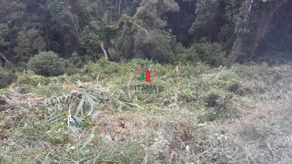 OPORTUNIDA TERRENO EM DECLIVE PRIMEIRO DE MAIO LOT. JOAO BOIADEIRO