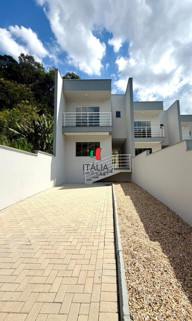 SOBRADO COM 2 SUÍTES COM CLOSET + LAVABO BAIRRO NOVA BRASILIA
