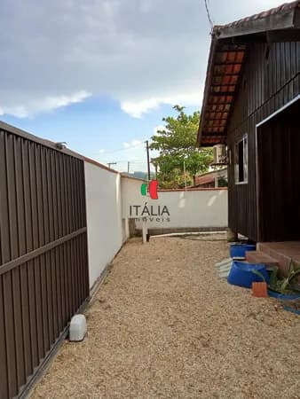 CASA NO CENTRO DA GUABIRUBA + GALPÃO Á venda