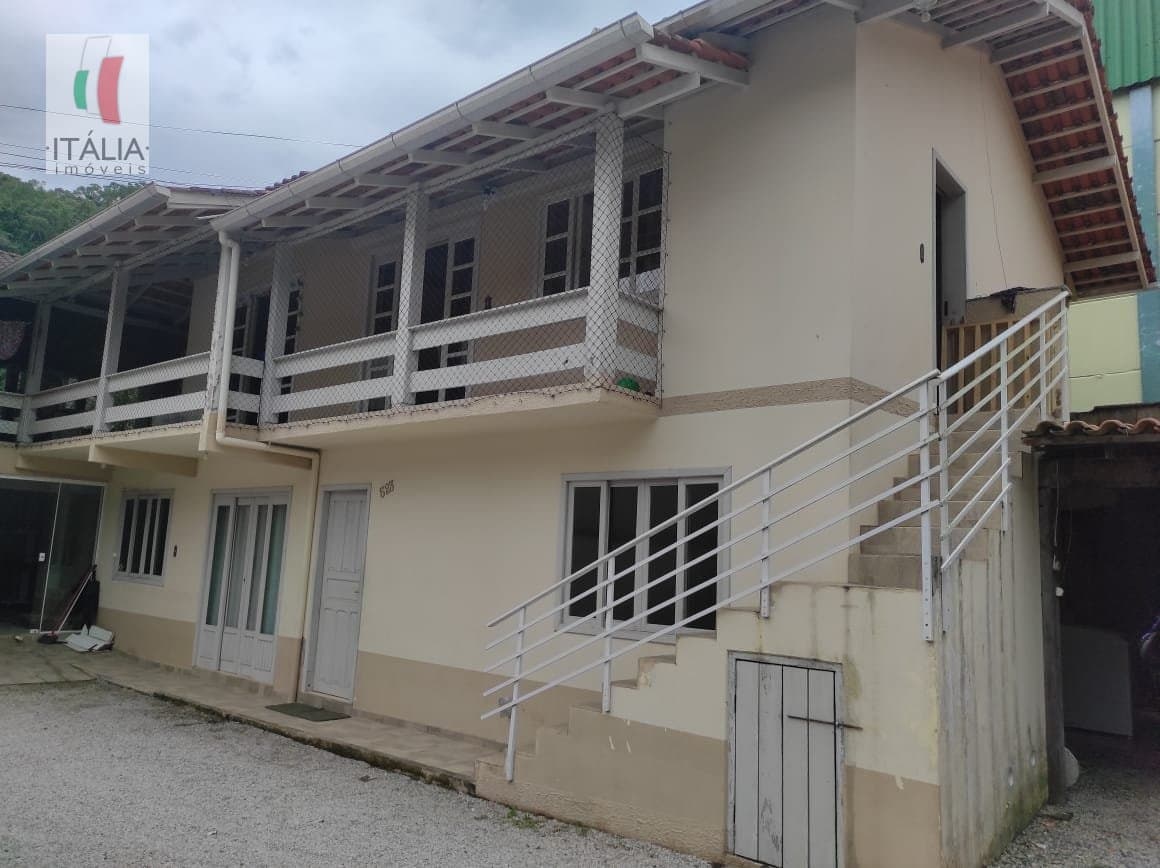 Casa Alvenaria para Venda em Primeiro de Maio Brusque-SC