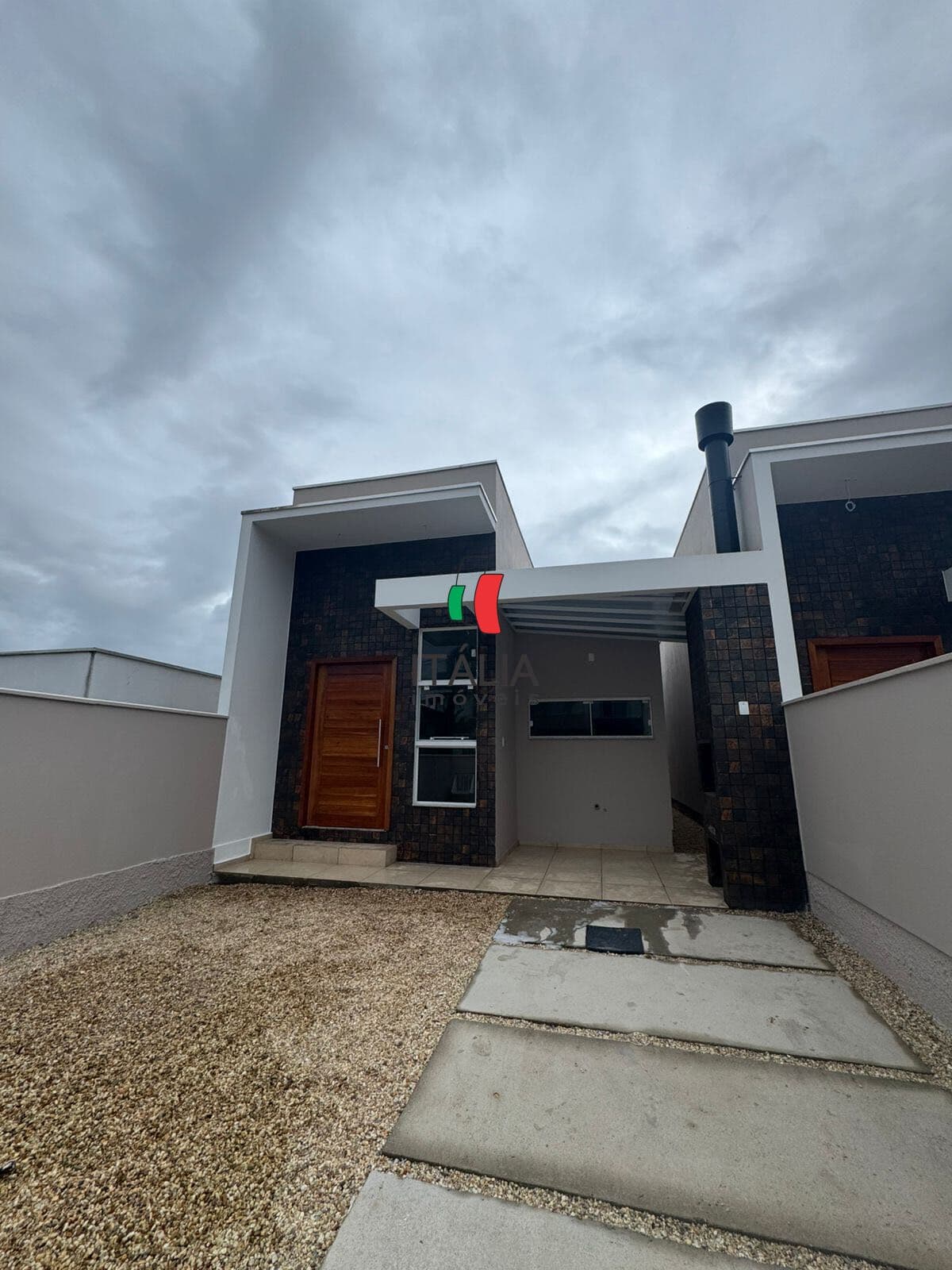 EXCELENTE CASA COM 3 QUARTOS SENDO 1 SUÍTE BAIRRO RIO BRANCO