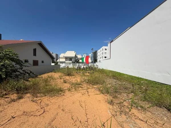 BELÍSSIMO TERRENO NO CENTRO DE BRUSQUE COM 620M²