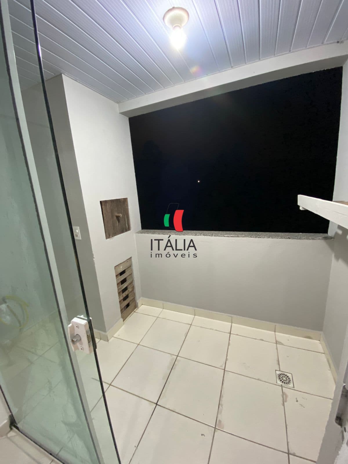 APARTAMENTO SEMI MIBILIADO SANTA MONICA BRUSQUE.