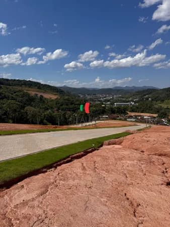 LINDO TERRENO EM LOTEAMENTO NOVO ECO GARDEM