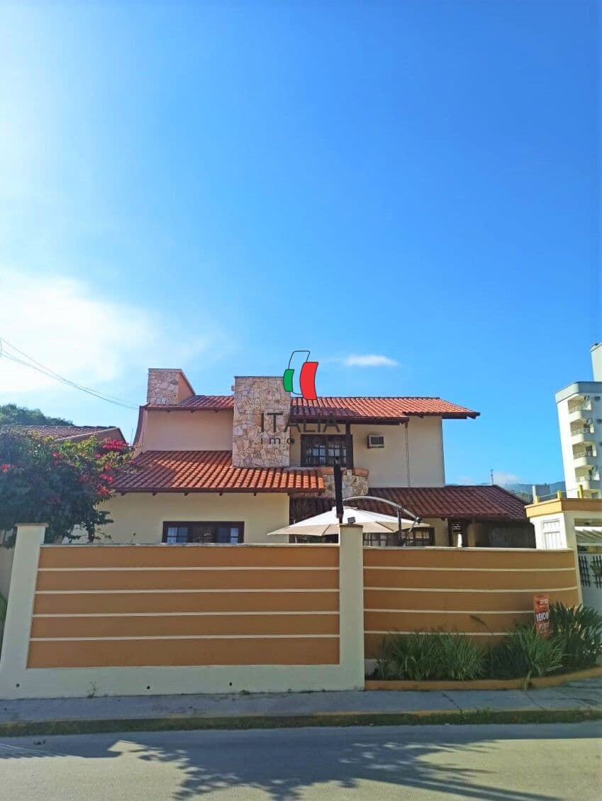 Casa em Brusque - Águas Claras