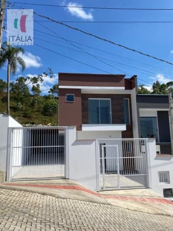 Sobrado Geminado para Venda em zantão Brusque-SC