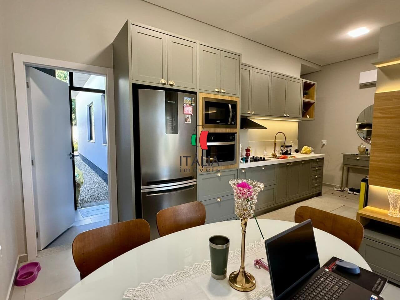 LINDA CASA COM 3 QUARTOS SENDO UMA SUITE EM GUABIRUBA