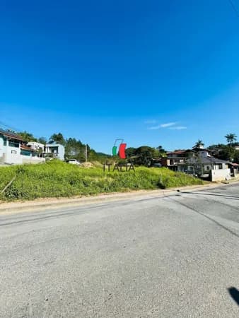 TERRENO BEM LOCALIZADO