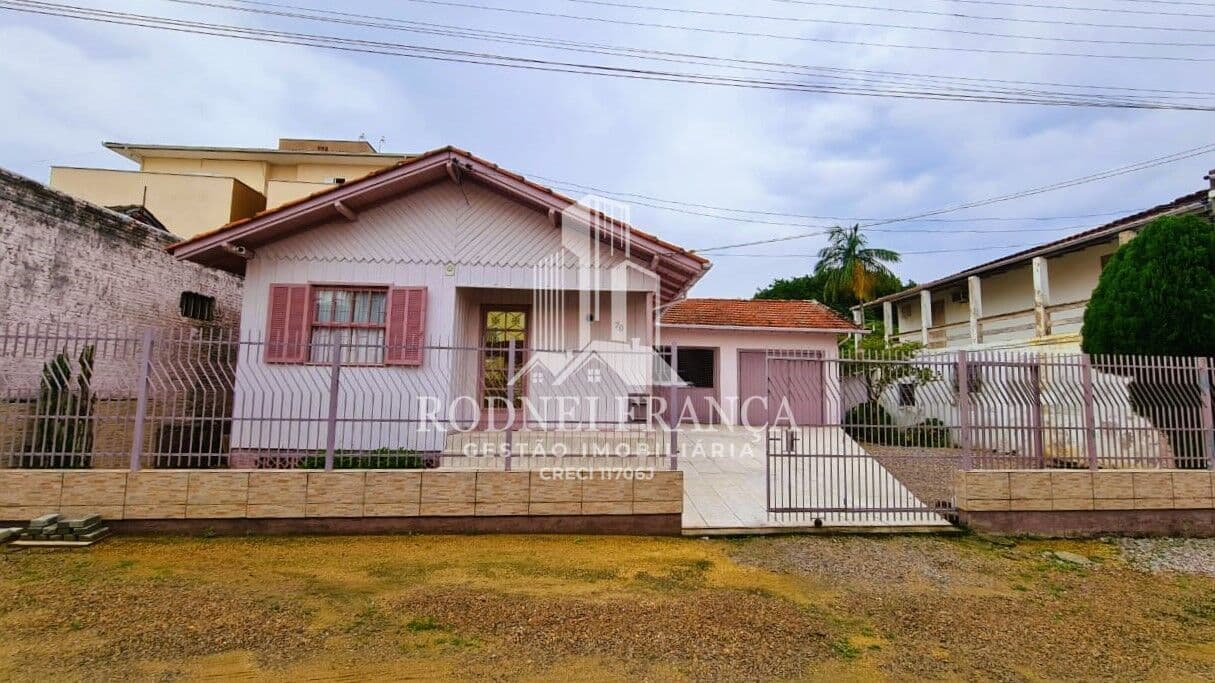 Casa mista no Bairro de Oficinas