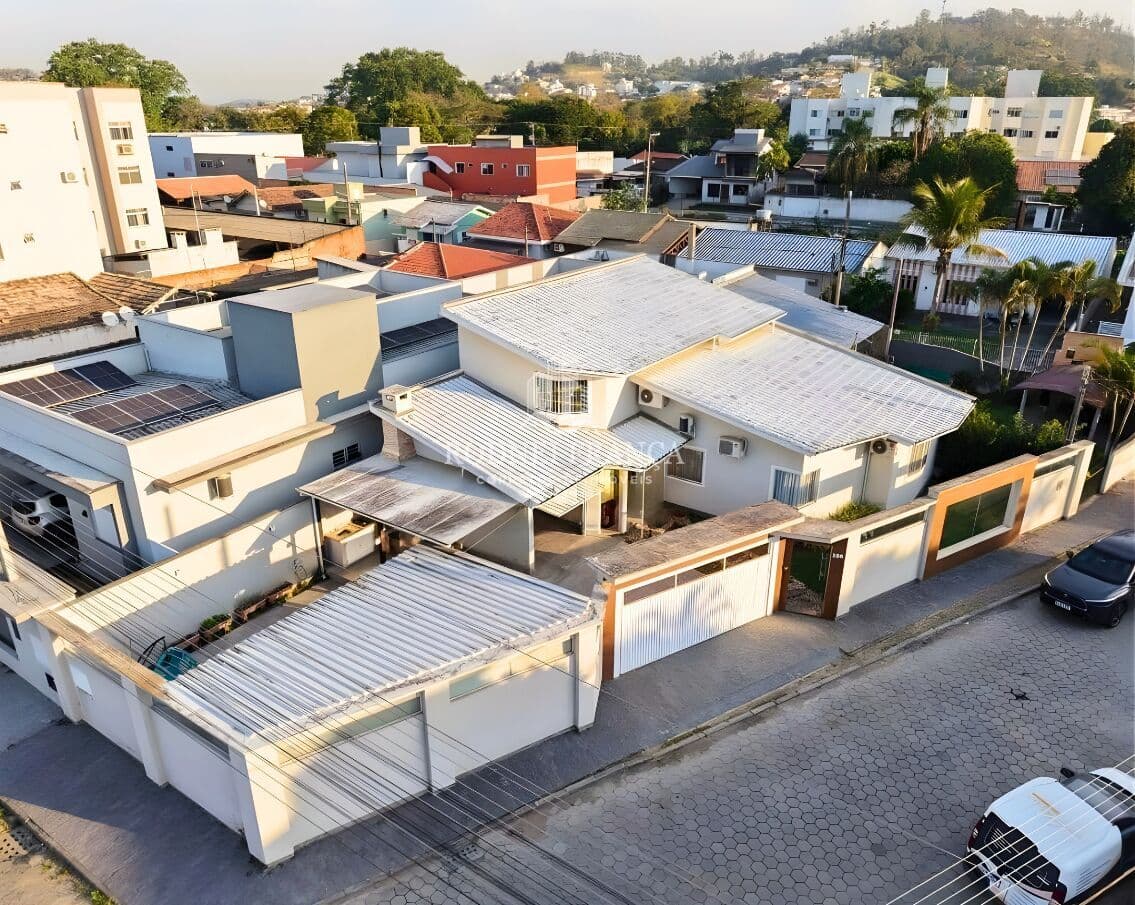 Casa à Venda em Morrotes