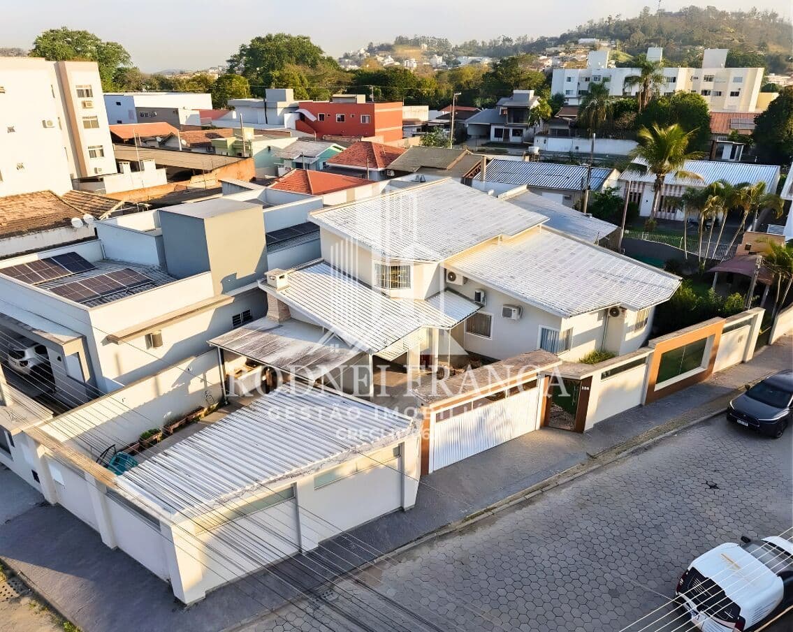 Casa à Venda em Morrotes