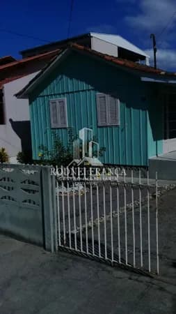 CASA DE MADEIRA NO BAIRRO OFICINAS