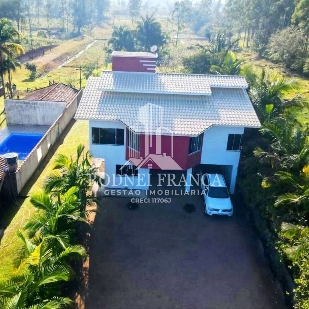 Sítio com Piscina