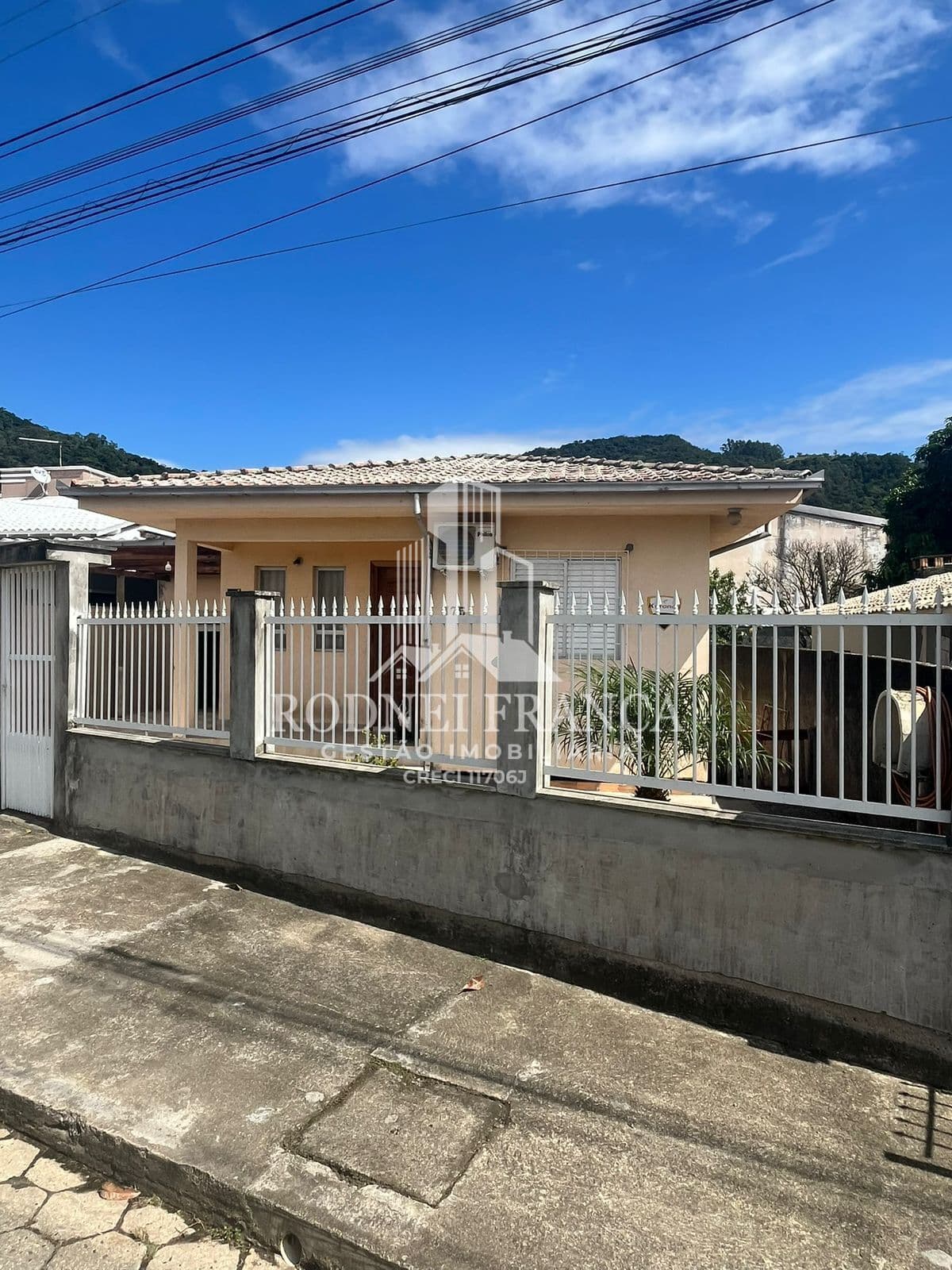 Casa de Alvenaria à Venda