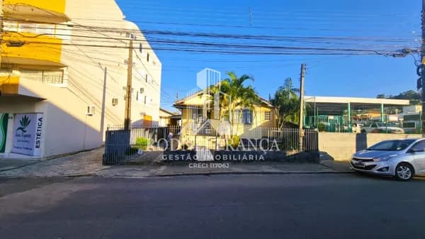 Imóvel Comercial e Residencial em excelente localização