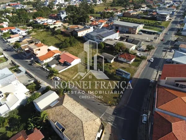 Terreno com localização certa para ambientes comerciais