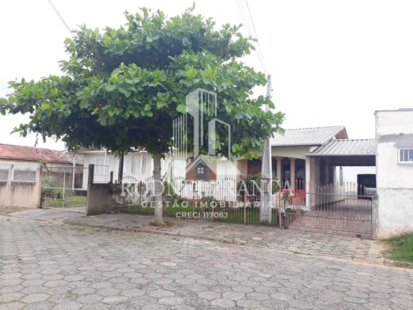 CASA DE ALVENARIA PRÓXIMO AO CAMPO DO TUBARÃO