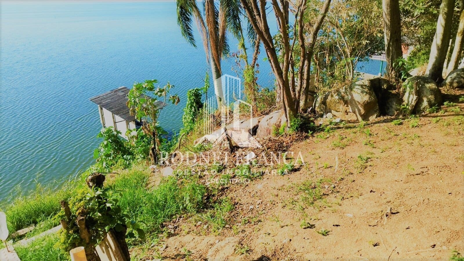 Casa fundos para lagoa