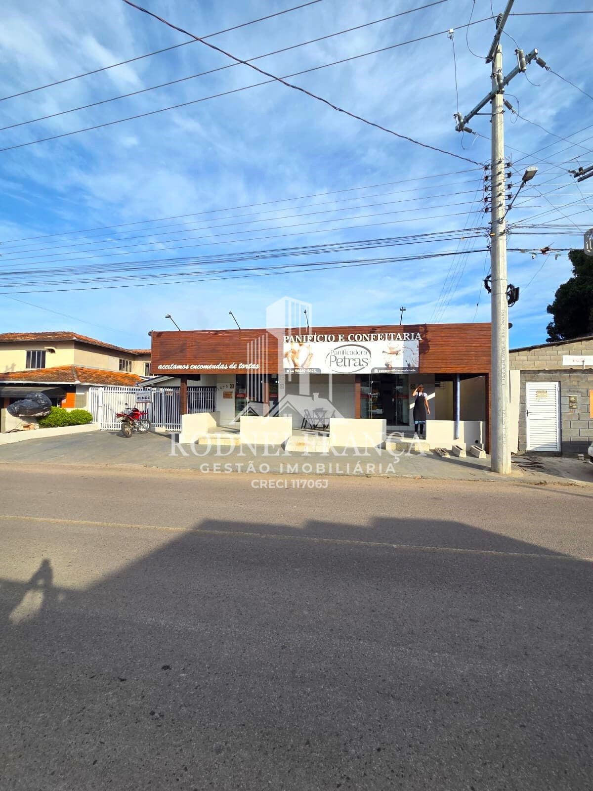 Casa e Ponto Comercial à Venda