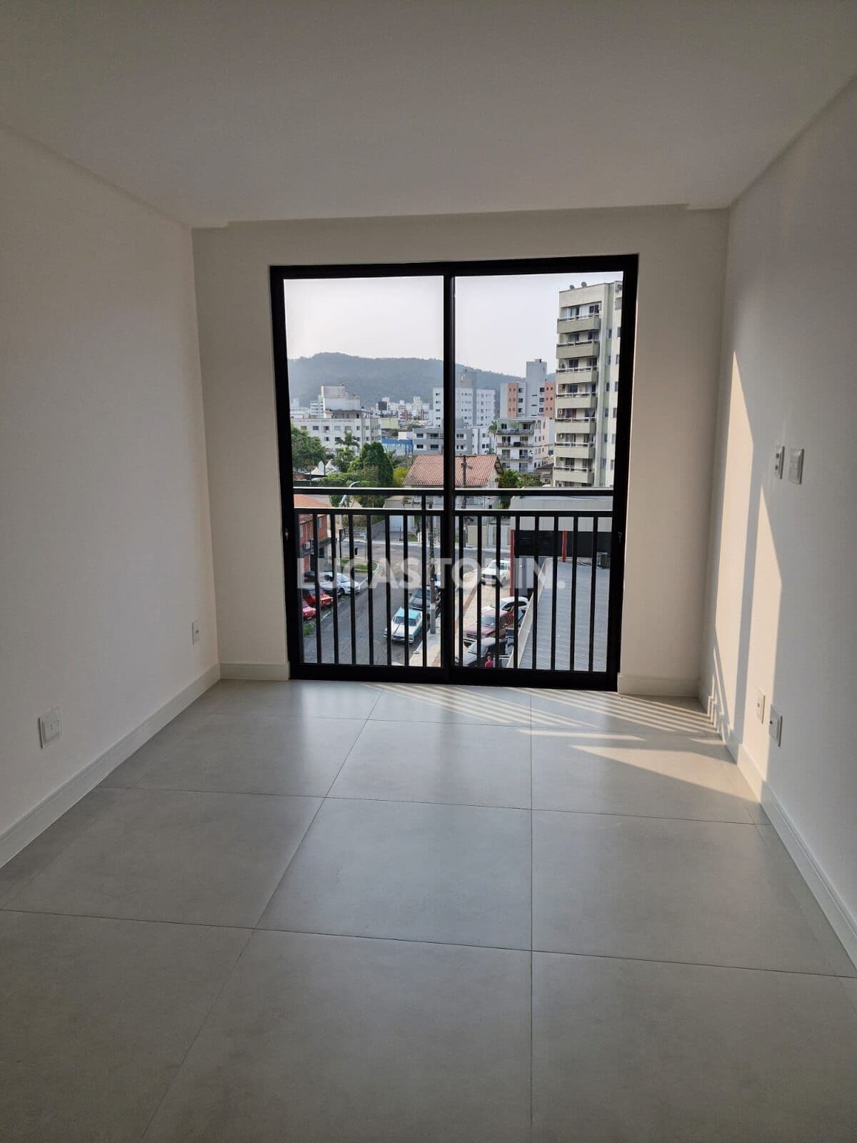 Apartamento 2 Quartos Sendo 1 Suíte Alto da Luz Próximo Mar Balneário Camboriú