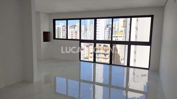 Apartamento Dresden Centro com 3 Suítes 2 Vagas Balneário Camboriú