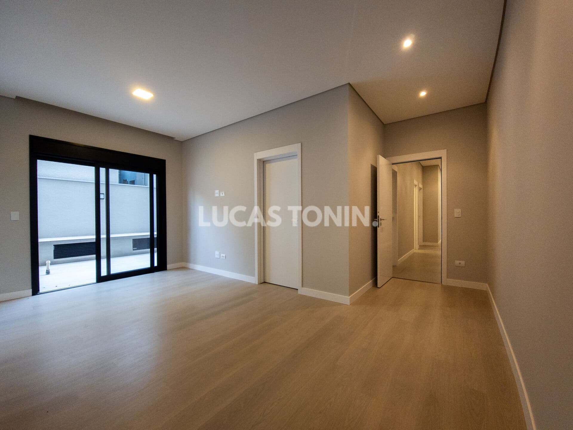 Apartamento Penthouse no Amaro Alto da XV com 3 Suítes 3 Vagas Novo Curitiba