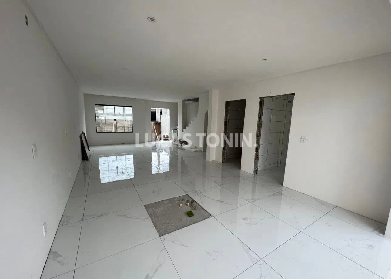 Sobrado 3 Suítes e 2 Vagas Próximo Centro Camboriú
