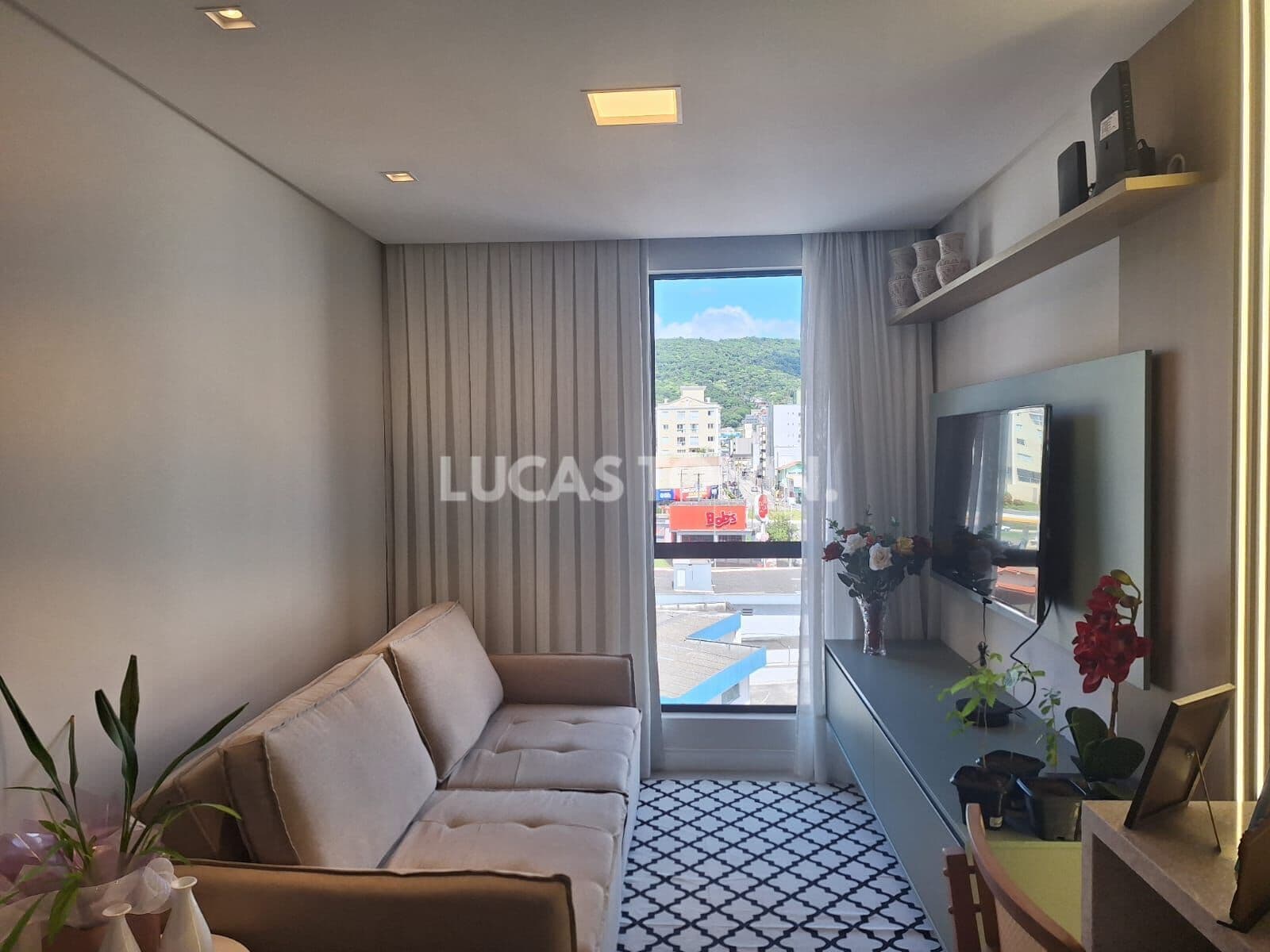 Apartamento Mobiliado 2 Quartos Sendo 1 Suíte Montefiori Nações Balneário Camboriú